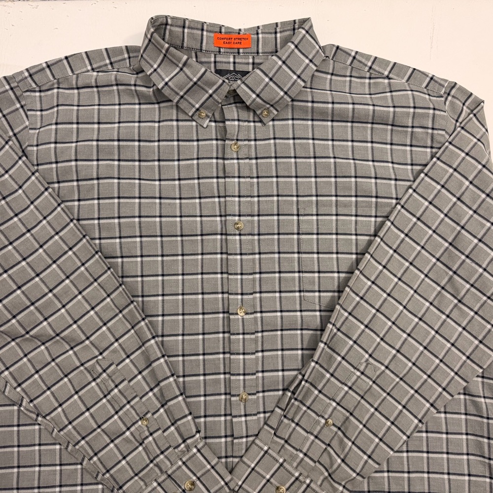 St. John's Bay Gray Plaid Men's Shirt